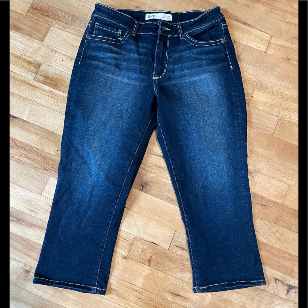 NEW BKE BUCKLE GABBY STRETCH CROPPED JEAN CURVY FIT HIGH RISE SIZE 28 FLATTERING